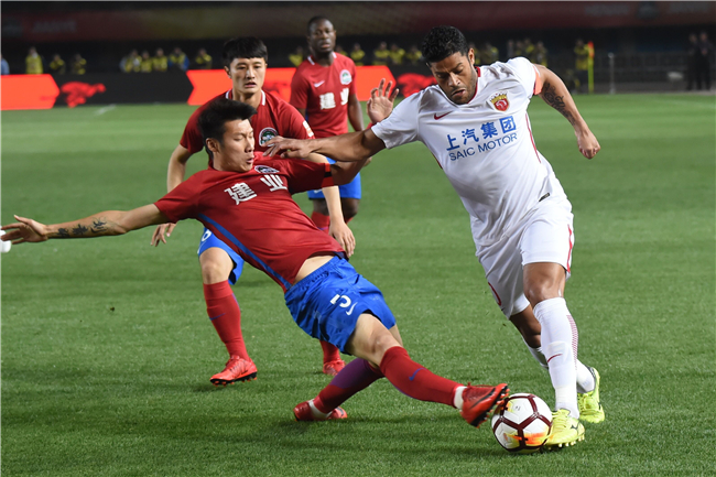 郭昊文25+6同曦狂胜深圳终结5连败