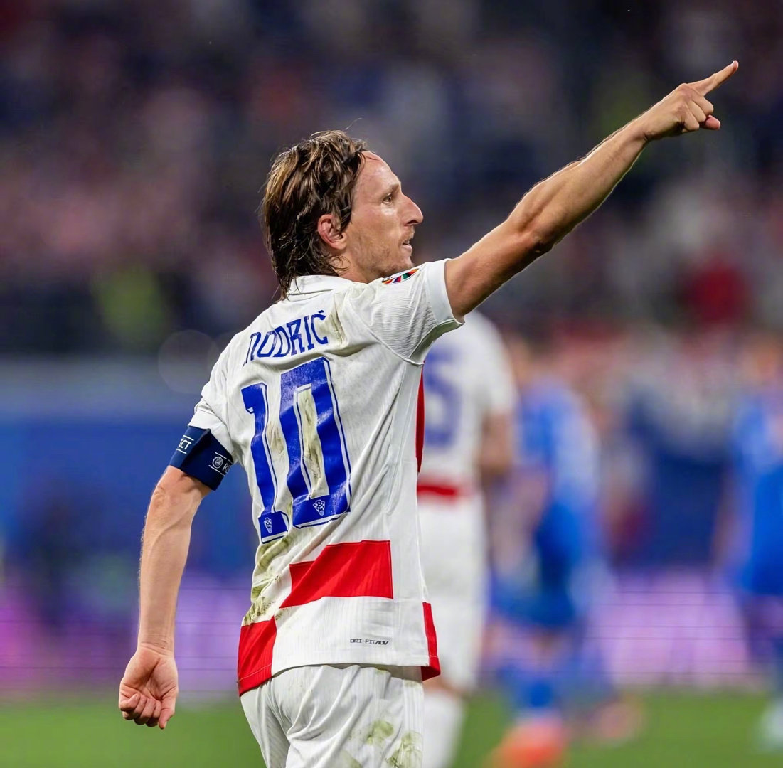 《蔚蓝档案》一周年庆典「GO！基沃托斯少女」正式开幕，众多跨界合作惊喜登场！