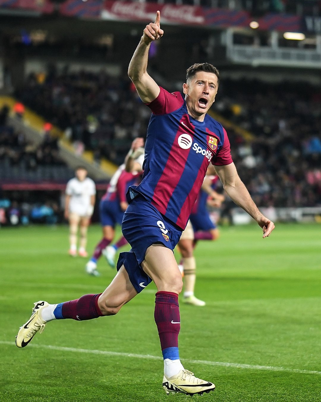 经典世界赛加强艾希！世界赛版本英雄浮出水面！又要给T1定制版本了